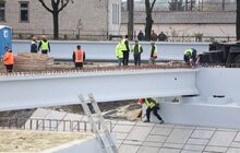 Фото 2: Змонтували перші 30-метрові балки шляхопроводу на Рясне