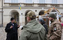Фото 12: У Львові запустили безкоштовні екскурсії для військових, що лікуються у місті (відео)