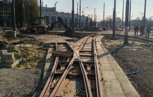 Фото 1: Служба колії ЛКП «Львівелектротранс» провела монтажні роботи із облаштування колії на реконструйованій пл. Двірцевій