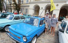 Фото 8: П’ятий Міжнародний мега-зліт «Запорожців» відбувся у Львові