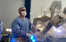 Фото 2: Вперше у Східній Європі однорічну дитину прооперували з допомогою робота Da Vinci