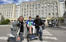 Фото 7: Відомі британські мотомандрівники зібрали гроші для допомоги маленьким українцям