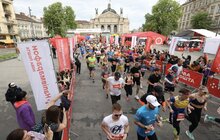 Фото 12: У Львові відбувся безбар’єрний благодійний напівмарафон: серед учасників забігу пацієнти центру UNBROKEN
