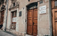 Фото 1: «Бюро спадщини» допомогло виготовити нову браму на пл. Ринок, 21