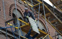 Фото 6: Розпочато реставрацію даху монастирських приміщень колишнього костелу францисканок (нині — храм св. Івана Золотоустого)