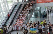 Фото 13: У Міжнародному аеропорту «Львів» ім. Данила Галицького відбувся музичний флешмоб