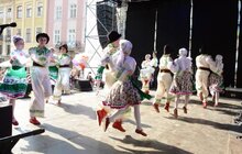 Фото 4: Дитячі колективи виступили на пл. Ринок до Дня міста