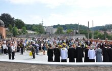 Фото 22: На Личаківському кладовищі замайорів синьо-жовтий прапор 