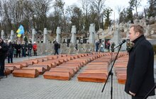 Фото 10: На Личаківському цвинтарі перепоховали 511 останків в’язнів пересильної тюрми №25