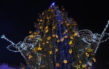 Фото 4: У центрі Львова відкрили новорічно-різдвяну ялинку