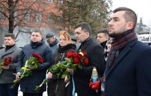 Фото 5: У Львові запаленням лампадок, покладанням квітів та молитвою вшанували жертв Голокосту