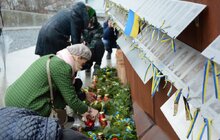 Фото 15: Родини Героїв Небесної Сотні прикрасили Меморіал пам’яті Героїв Небесної Сотні до новорічних та різдвяних свят