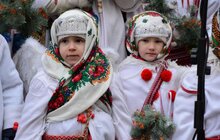 Фото 7: Різдвяного Дідуха встановили у Львові в переддень Різдва