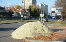 Фото 11: На вул. Княгині Ольги розпочали роботи з будівництва велосипедної доріжки та хідників