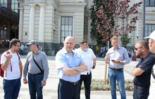Фото 21: Мерія закликає водіїв приватних авто не паркуватися у частині пл. Двірцевої, де знаходяться зупинки громадського транспорту і пішохідна зона