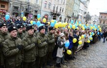 Фото 3: Львів’яни спільно виконали Державний гімн України