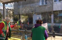 Фото 11: У Львові і приєднаних громадах помиють понад 400 павільйонів зупинок