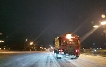 Фото 3: Станом на 07.00 год ранку в місті працювало 73 одиниці снігоприбиральної техніки