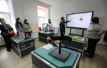 Фото 2: Школи Львова отримали третю наукову мобільну лабораторію