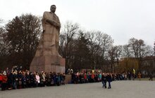 Фото 1: «В ці дні дуже важливо віддати шану нашим Героям», - А. Садовий
