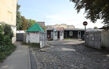 Фото 4: На пішохідній вулиці Старій усувають самовільно встановлені брами, що перешкоджають руху