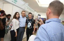 Фото 12: На 25 Book Forum мер Львова придбав більше двох десятків книжок, однак відвідає ярмарок ще завтра