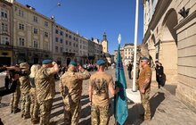 Фото 3: На львівській Ратуші підняли прапор Морської піхоти України