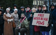 Фото 11: У Львові рідні військових, що у полоні, організували щемливі акції