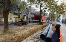 Фото 8: Реконструкція вул. С. Бандери: підрядник проводить заміну колектора