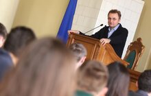 Фото 8: Міський голова Львова Андрій Садовий урочисто вручив стажувальникам програми «Перший кар’єрний крок» дипломи за результатами їх стажувань у міській раді