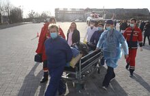 Фото 11: Пацієнтку з Турки доставили у львівську лікарню гвинтокрилом 