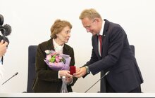 Фото 11: З нагоди Дня Державного Прапора депутати 1-го демократичного скликання отримали відзнаки від громади міста