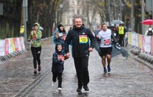 Фото 10: Мер Львова зі синами в рамках півмарафону пробігли в дистанції 2 км