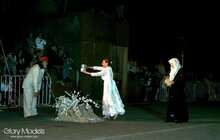 Фото 19: Відкриття фестивалю «Золотий лев» вуличною виставою «Вишневий сад» за п'єсою А. П. Чехова