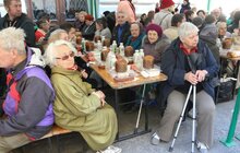 Фото 8: Для потребуючих львів’ян місто організувало Великодній сніданок
