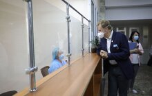 Фото 7: Андрій Садовий оглянув проведені ремонти та майбутні нові кабінети в 4-тій міській поліклініці Львова