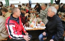 Фото 10: Для потребуючих львів’ян місто організувало Великодній сніданок