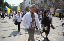 Фото 15: На пр. Свободи відбулося урочисте проходження з нагоди Дня Героїв