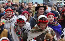 Фото 8: В переддень Різдва у Львові встановили Різдвяного Дідуха