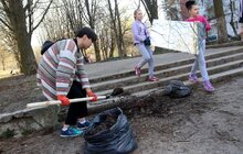 Фото 17: Сьогодні Львів прибирають в рамках акції «З нами місто розквітає»