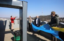 Фото 1: Над вежею львівської Ратуші урочисто підняли національний прапор