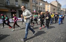 Фото 9: Мер Львова в межах «Run the World. Львівський напівмарафон» пробіг 3 км