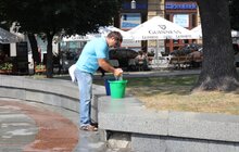 Фото 16: В центрі міста помиють 6 пам’ятників