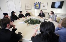 Фото 5: Представник Вселенського Патріарха в Україні під час свого візиту до Львова відвідав міську Ратушу