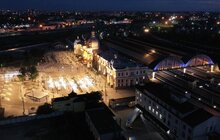 Фото 1: У Львові оновили підсвітку Головного залізничного вокзалу