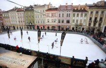 Фото 26: У центрі Львова День хокею — дружній матч зіграли між собою команди з Канади та зі Львова