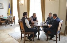 Фото 9: Мер Львова зустрівся з моряком Андрієм Оприском, якого незаконно утримували в Росії
