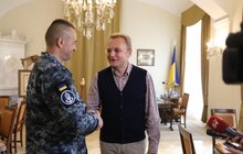 Фото 11: Мер Львова зустрівся з моряком Андрієм Оприском, якого незаконно утримували в Росії