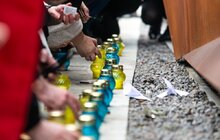 Фото 29: Сотні паперових ангеликів розмістили на Меморіалі Небесної Сотні у Львові