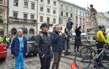 Фото 11: Мер Львова привітав учасників веломарафону «Львівська сотка. Осінь» та взяв участь у велозаїзді